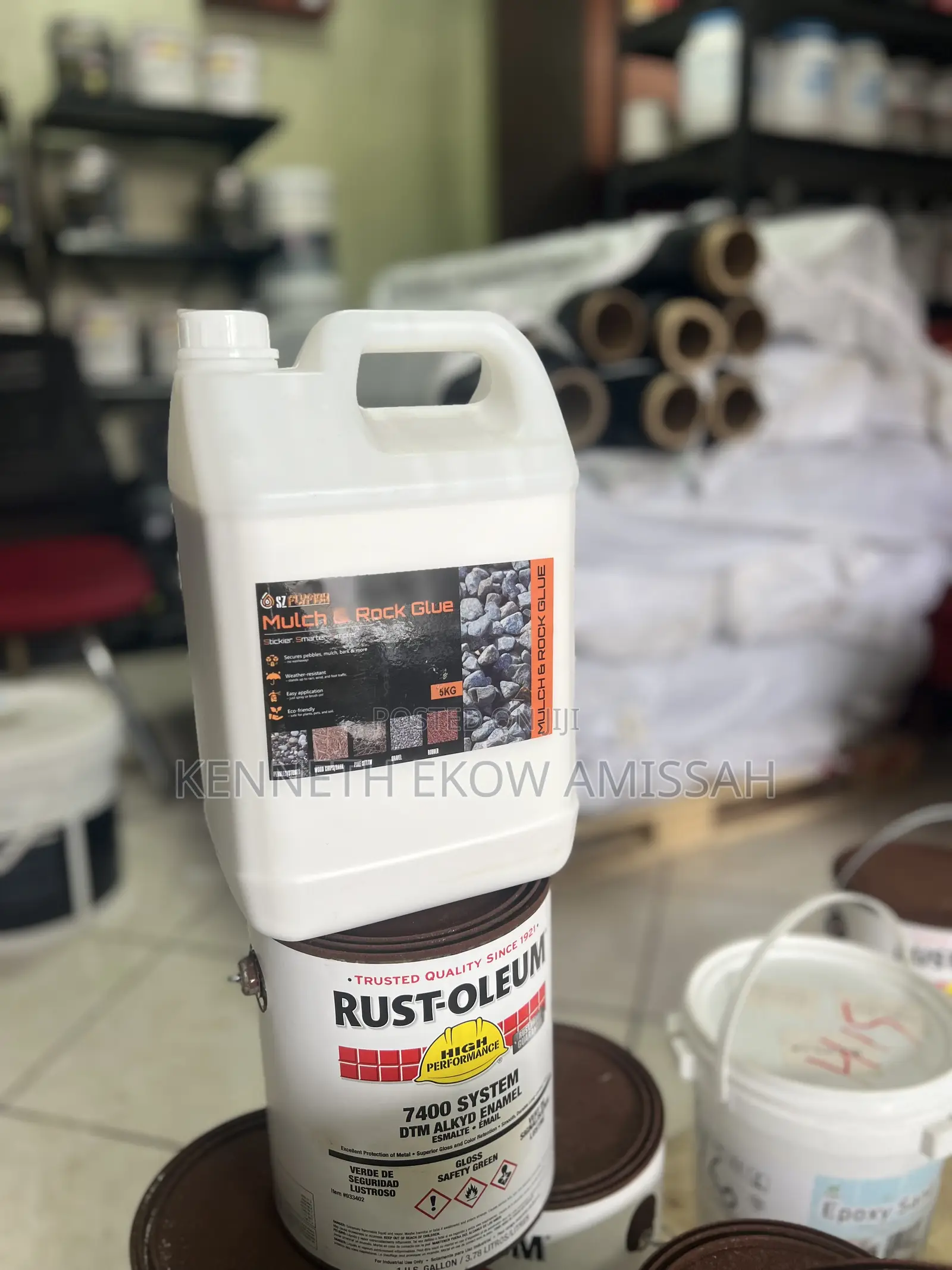 Mulch Stone and Rock Glue