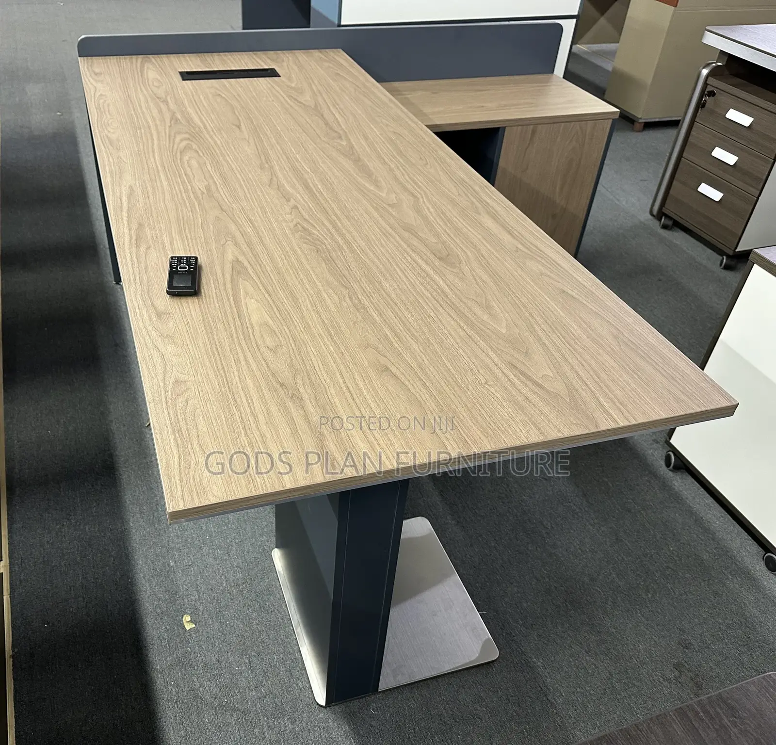 Office Table (9d31)