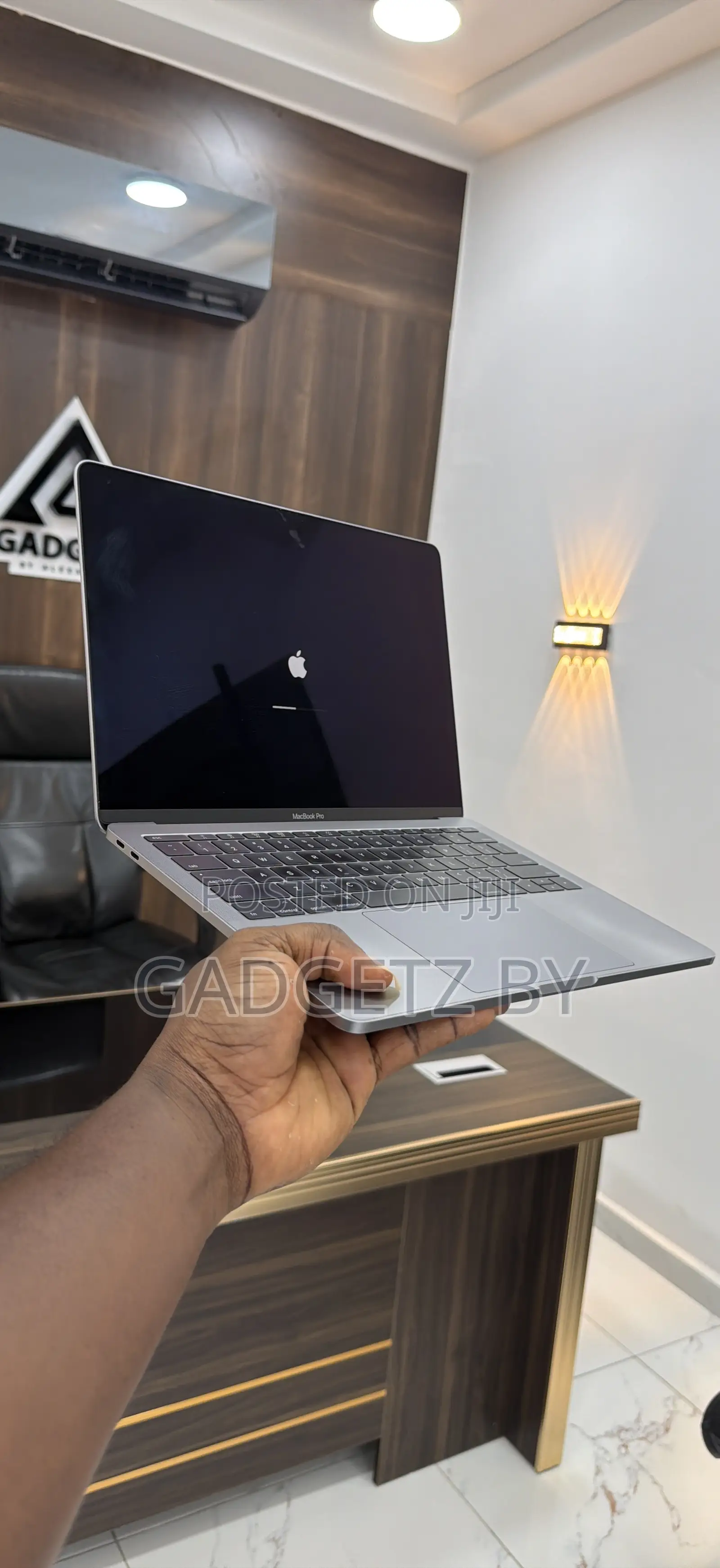 Laptop Apple MacBook Pro 2020 16GB Intel Core i7 SSD 512GB