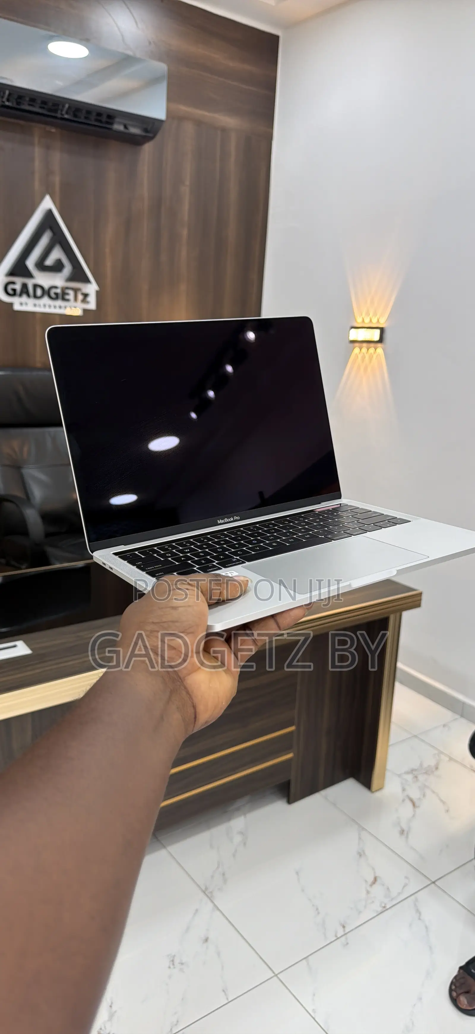 Laptop Apple MacBook Pro 2020 16GB Intel Core i7 SSD 512GB
