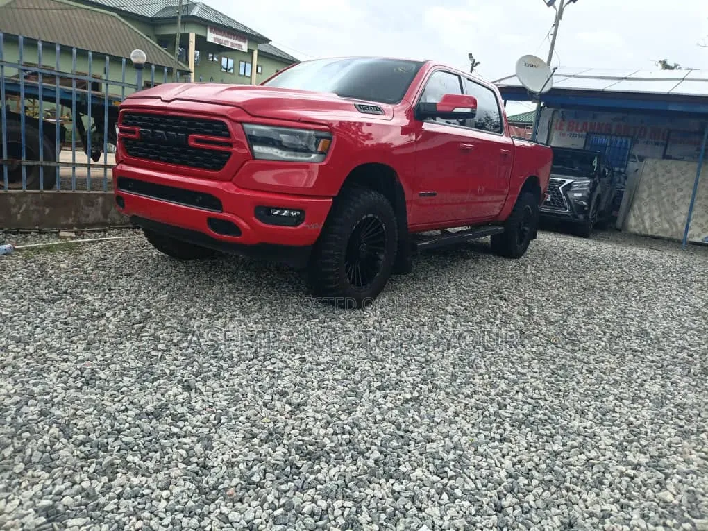 RAM 1500 2022 Red