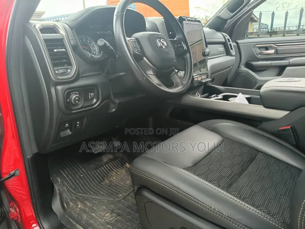 RAM 1500 2022 Red