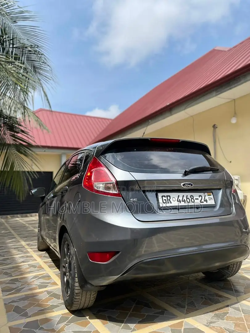 Ford Fiesta 2015 Gray