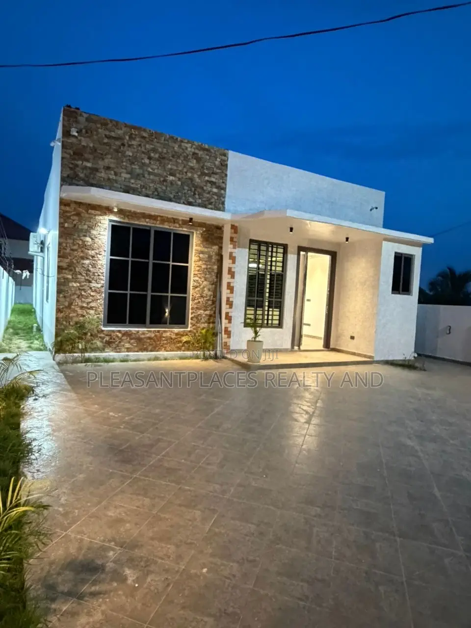 3bdrm House in Pleasantplaces And, Lake Side Estate for sale