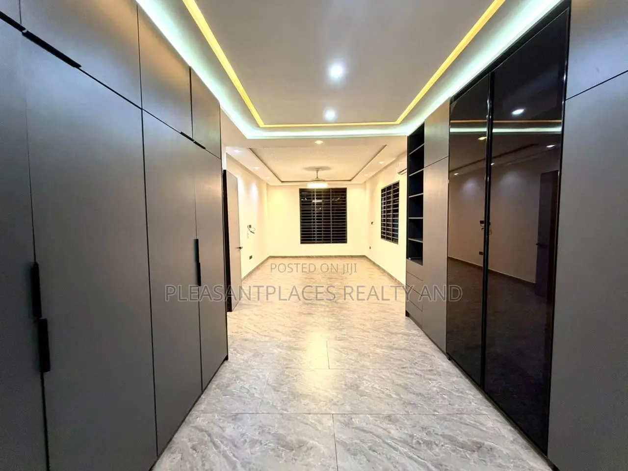 3bdrm House in Pleasantplaces And, Lake Side Estate for sale
