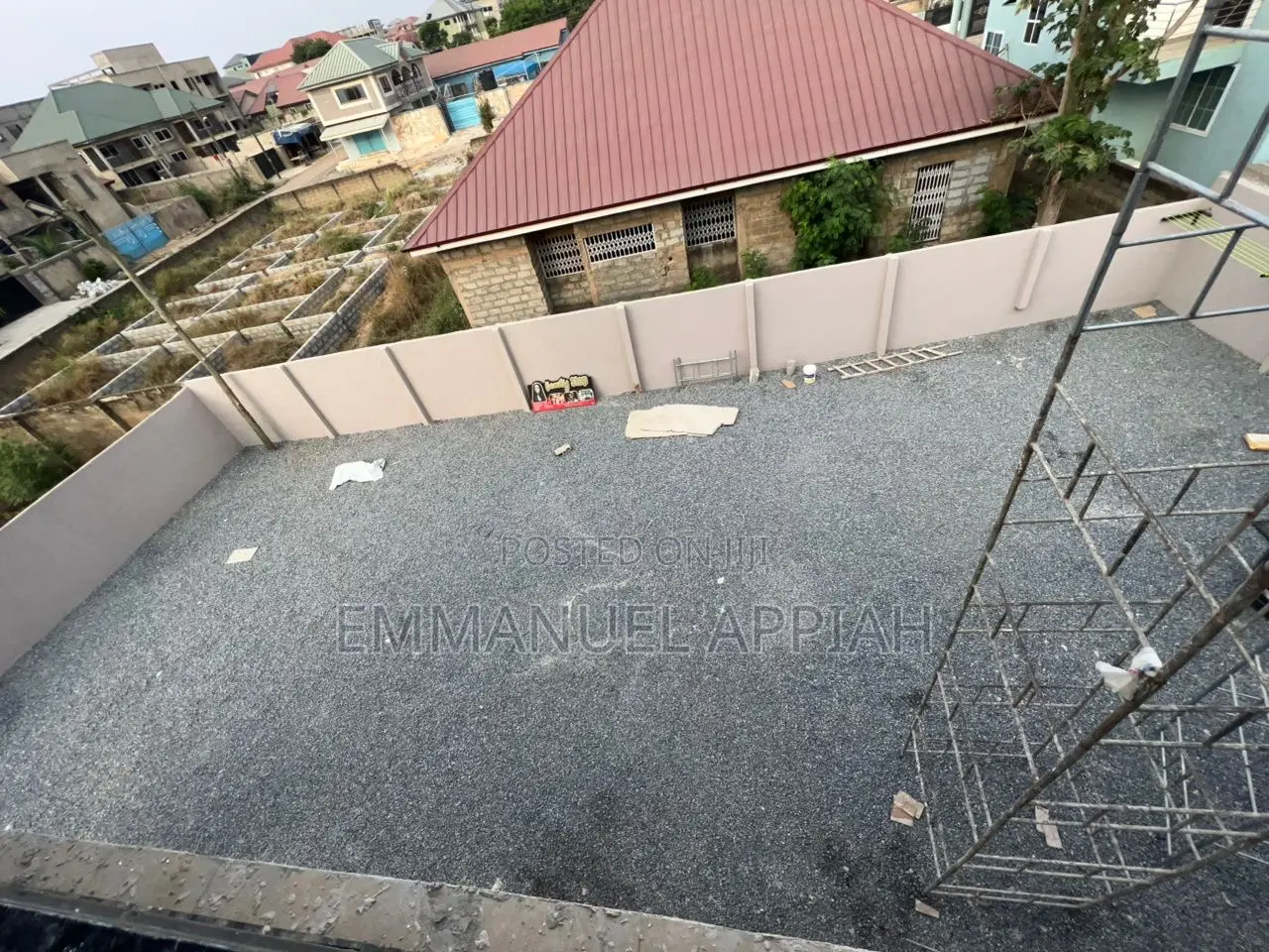 5 Stores and Apt for Sale at Ga Ablekuma Odumase