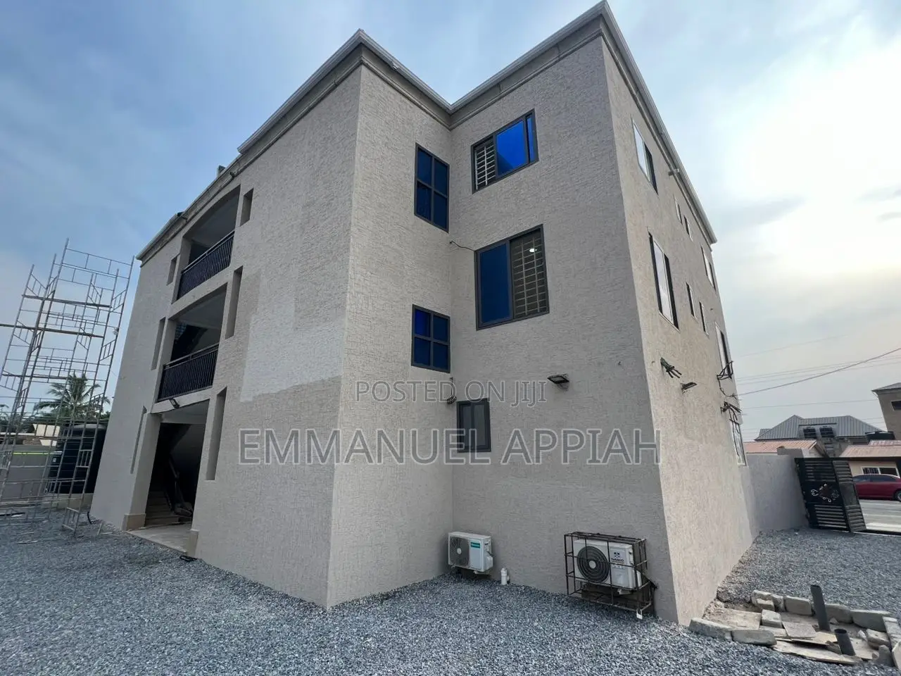 5 Stores and Apt for Sale at Ga Ablekuma Odumase