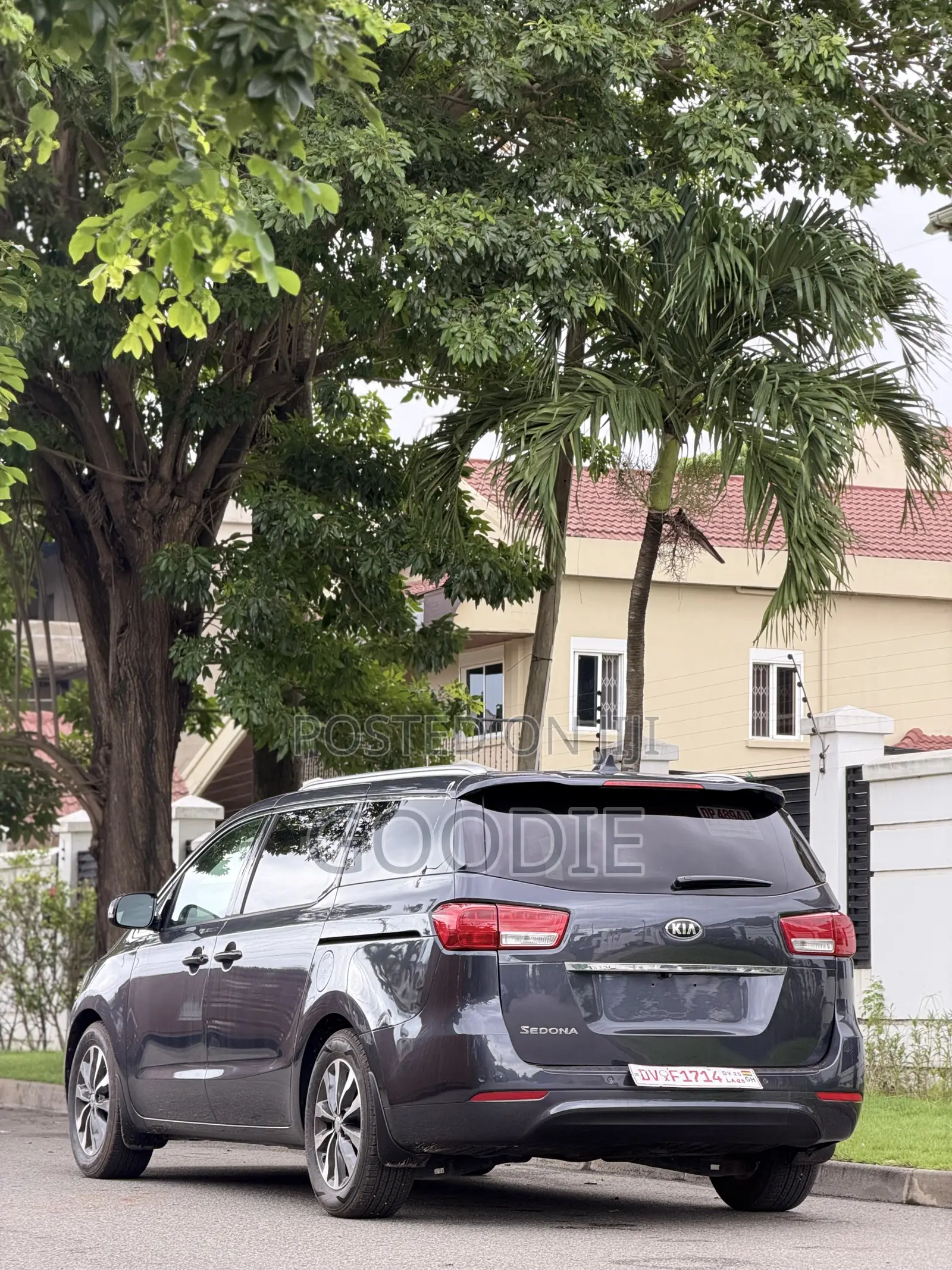 Kia Sedona SX 2016 Gray