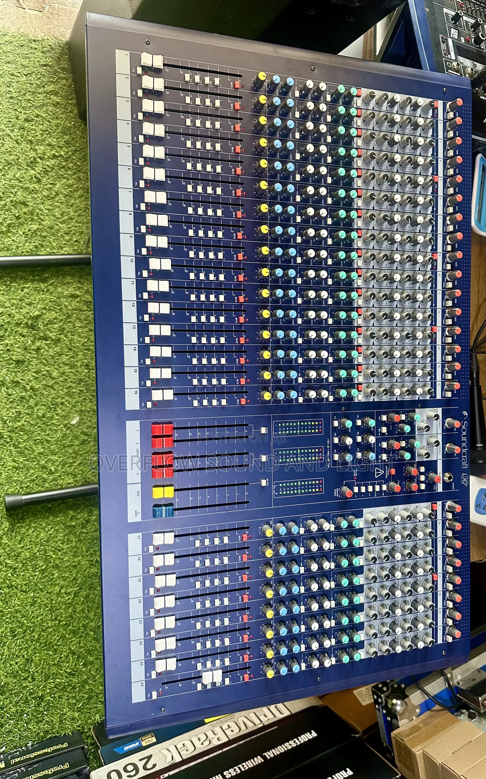 Soundcraft Lx7ii 24-Channel Analog Mixing Console