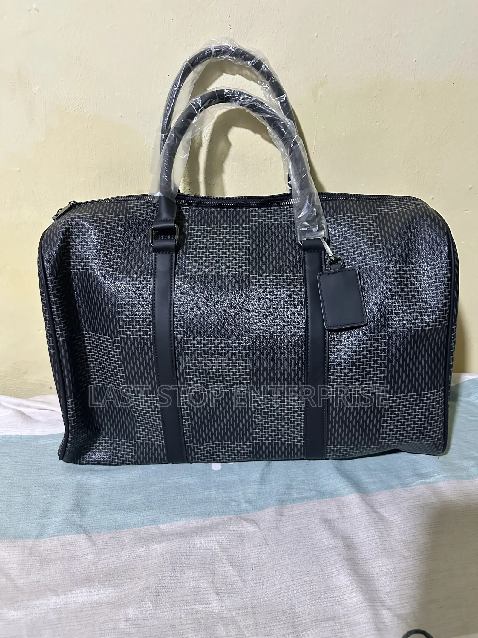 Quality and Classic Traveling Bag