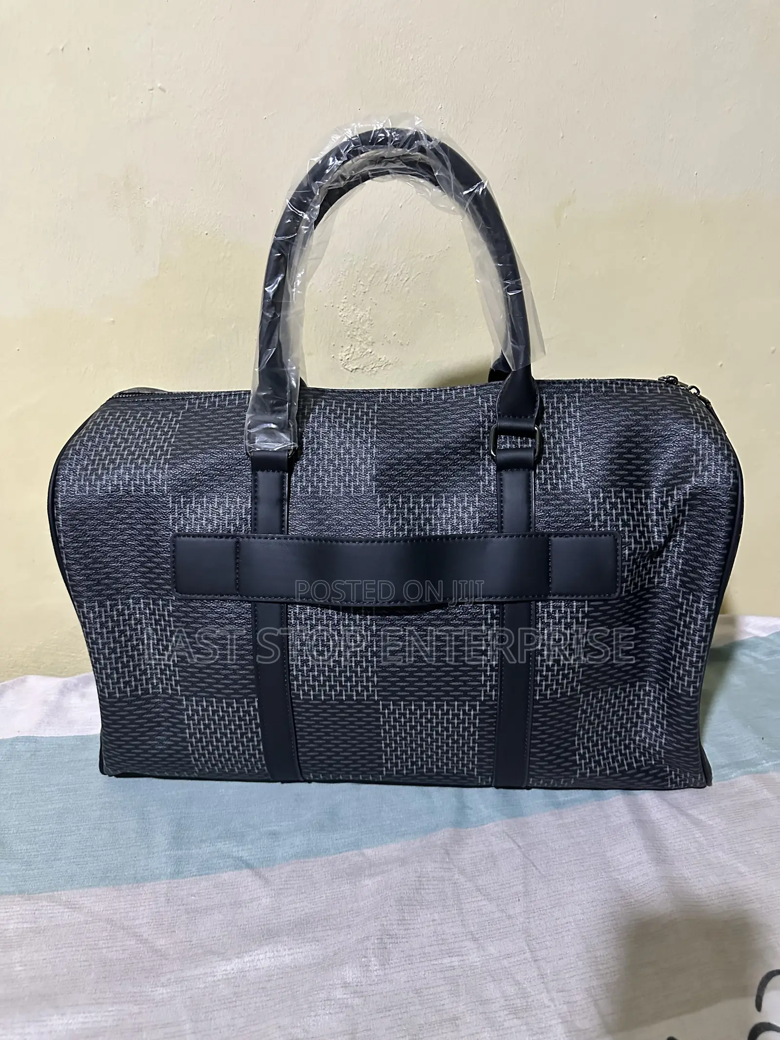 Quality and Classic Traveling Bag