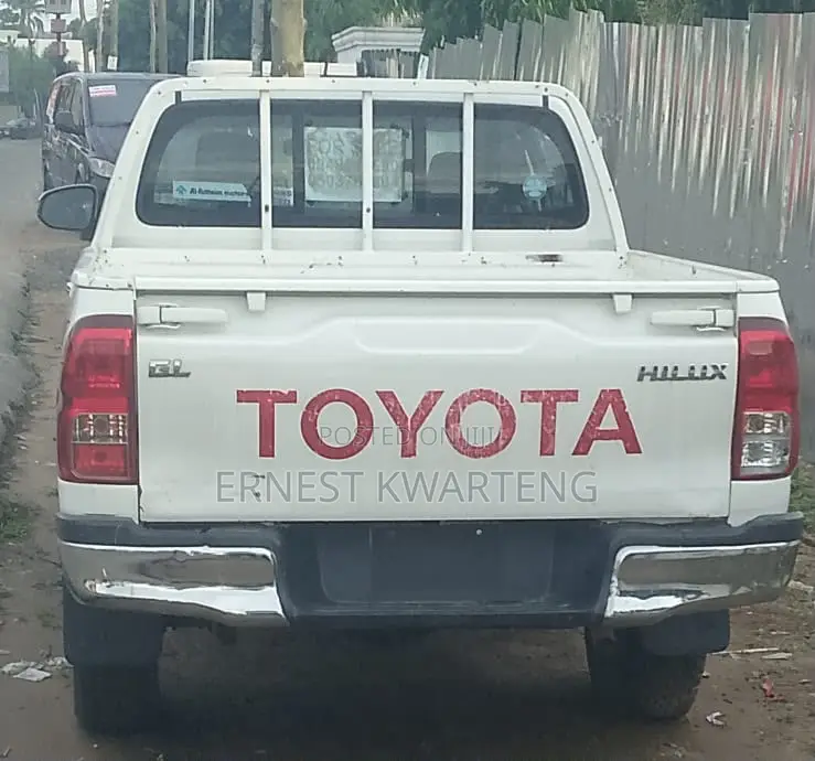 Toyota Hilux Revo Double Cab Petrol 2.7 AWD 2020 White