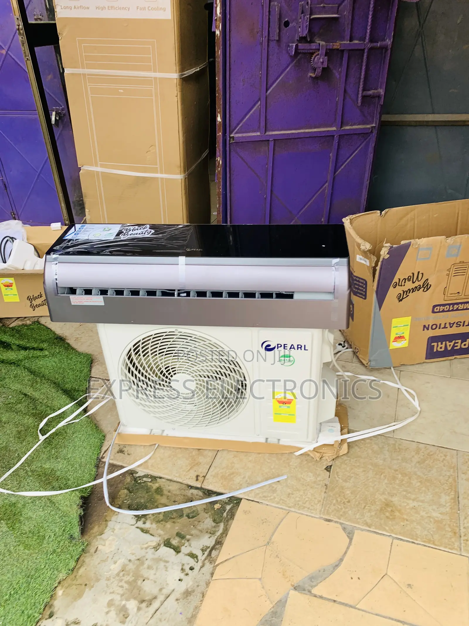 Lovely Black Mirror Air Conditioner Pearl 1.5hp