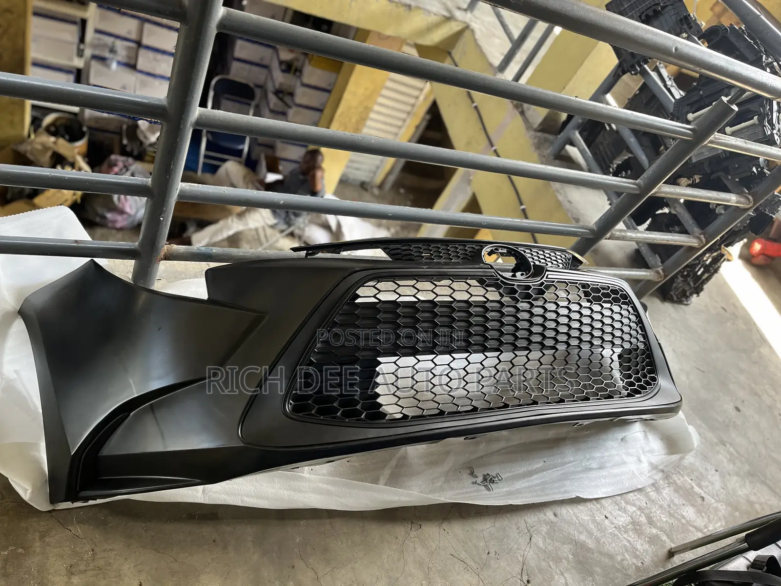 Toyota Corolla 2020 Front Bumper Complete 2020, 2021, 2022 Le.