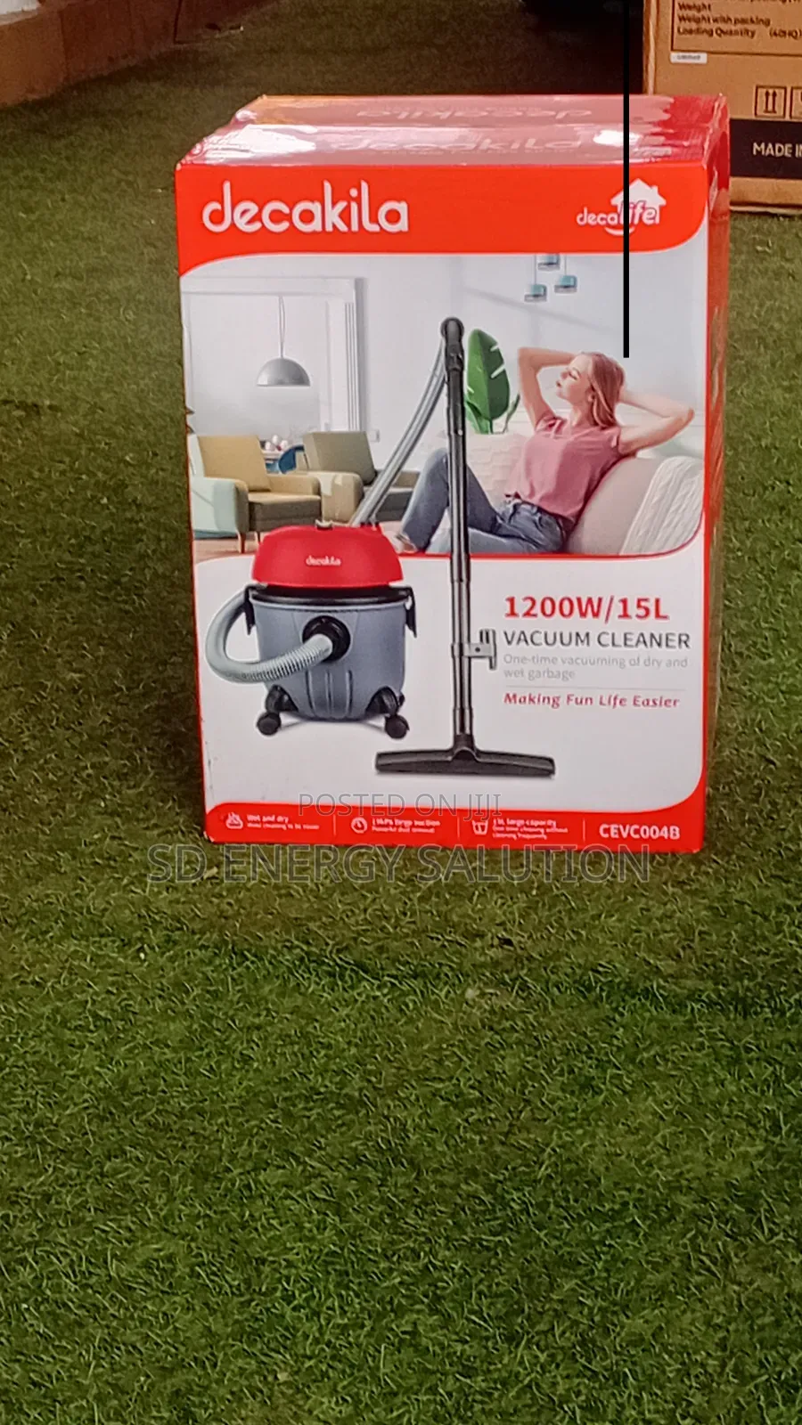 Decakila Compact Vacuum Cleaner – Easy Storage