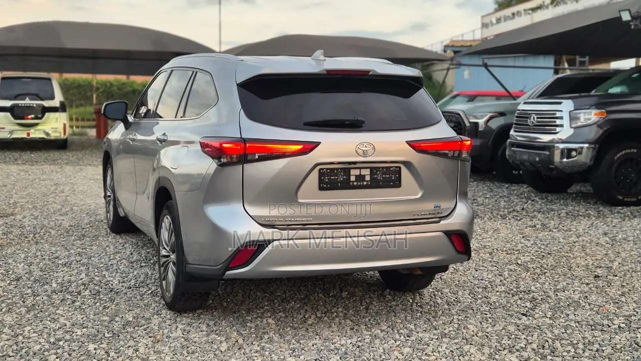 Toyota Highlander Platinum 2021 Silver