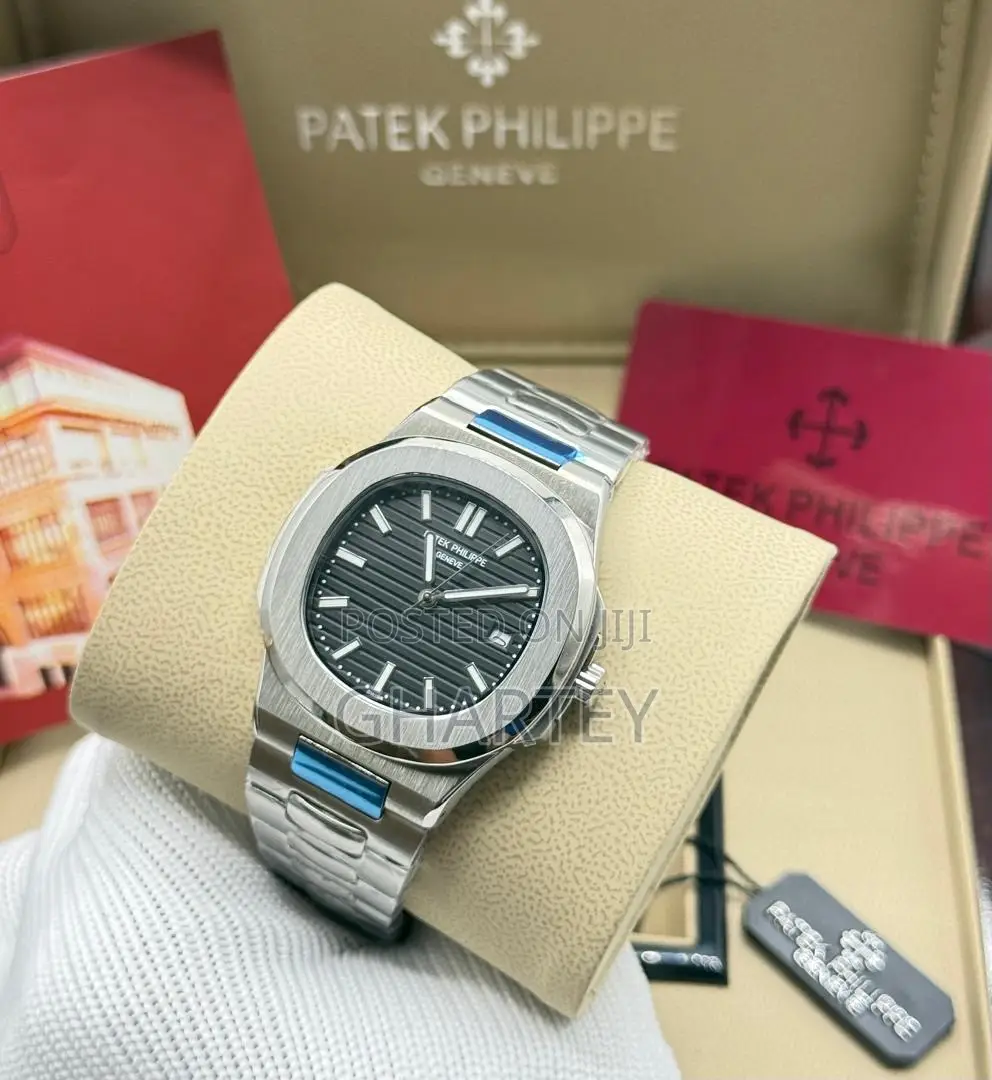 Patek Philippe Nautilus Silver Dial – Perfect Chain Watch for Men
