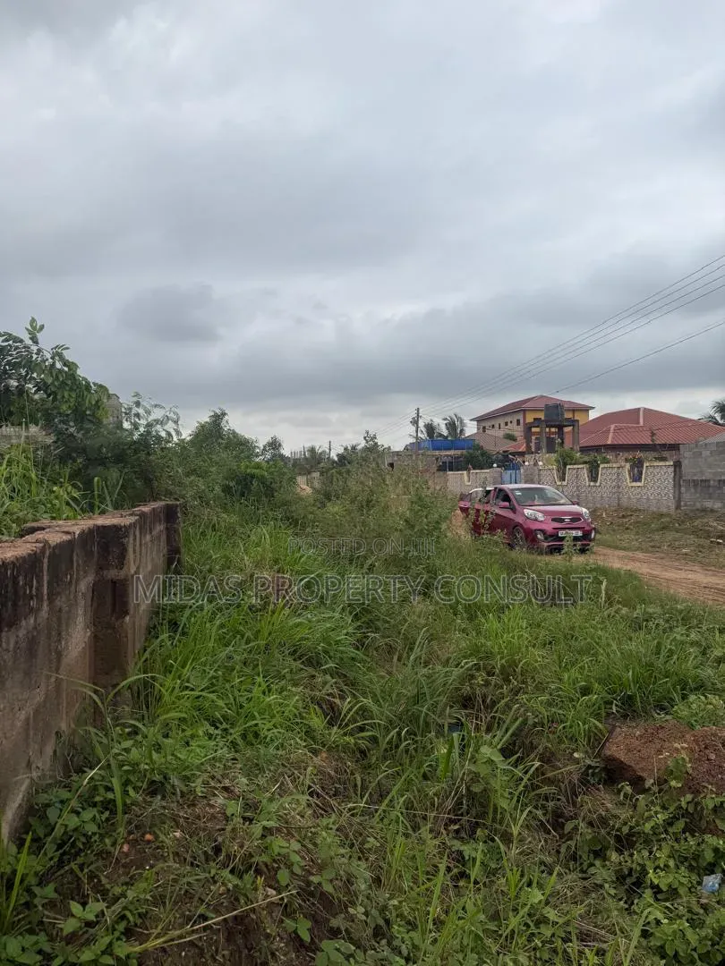 Titled 80x100ft Land for Sale at Amrahia