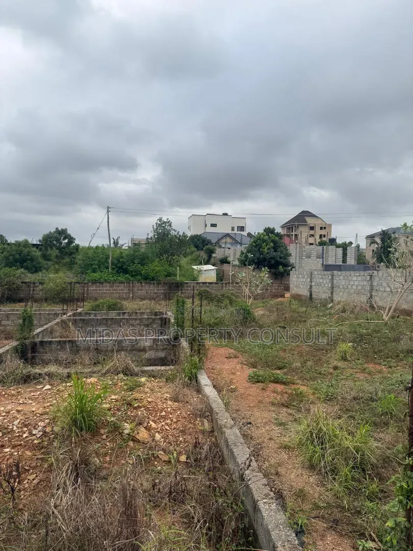 70x100ft Land With a Footing for Sale at Amrahia