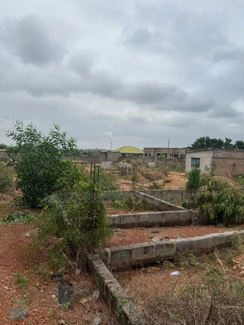 70x100ft Land With a Footing for Sale at Amrahia