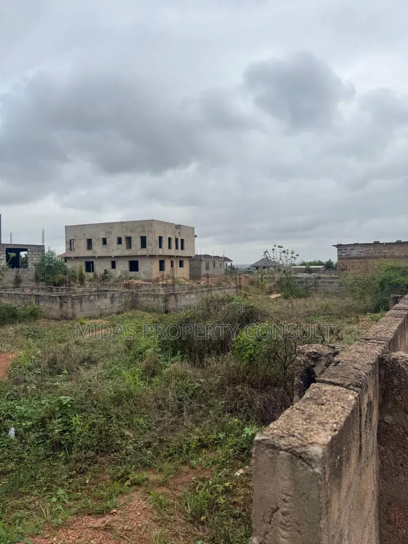 70x100ft Land With a Footing for Sale at Amrahia