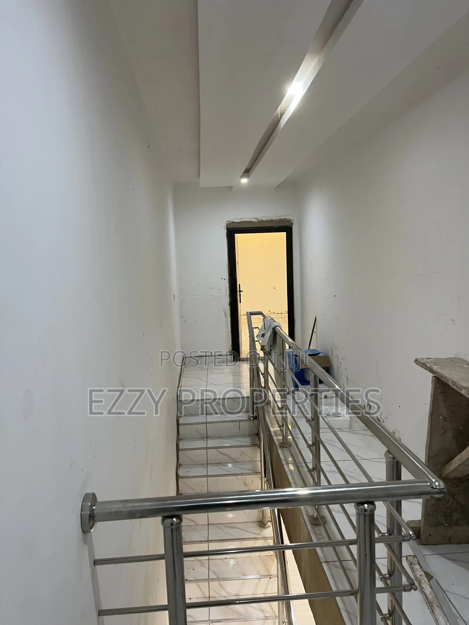 3bdrm Duplex in East Legon Hills for sale