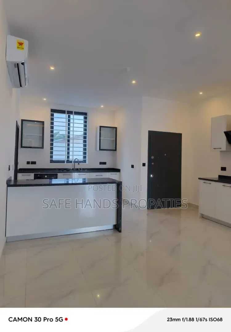 Furnished 5bdrm House in Botwe, Accra Metropolitan for sale