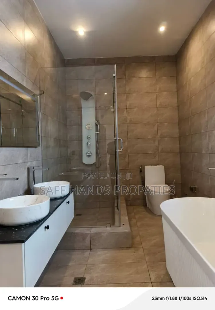 Furnished 5bdrm House in Botwe, Accra Metropolitan for sale