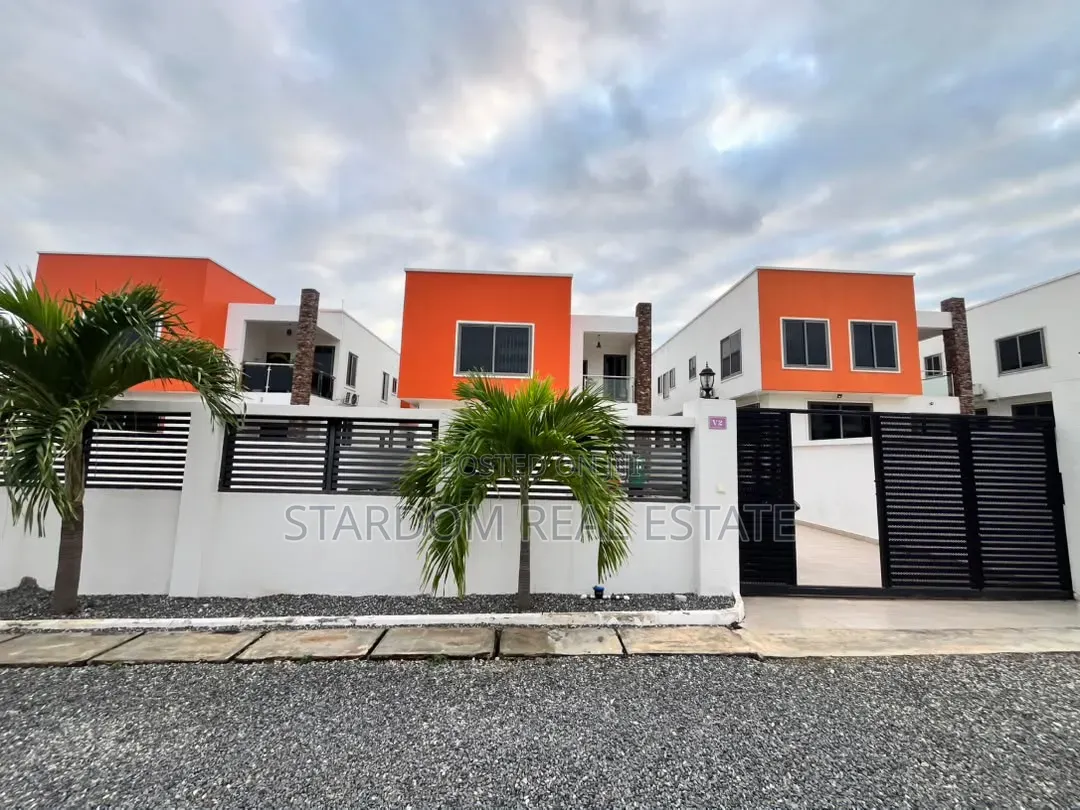 4bdrm Duplex in East Legon Hills, Boundary Road Area for rent