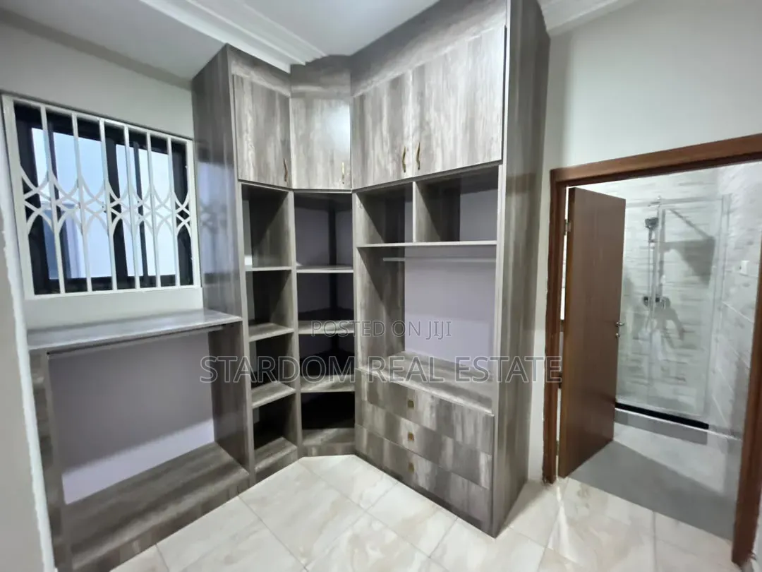 4bdrm Duplex in East Legon Hills, Boundary Road Area for rent