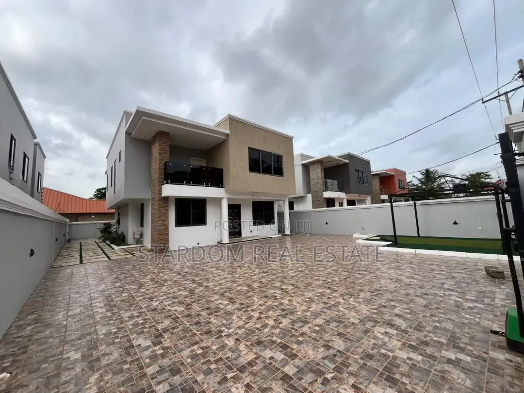 4bdrm Duplex in East Legon Hills, Boundary Road Area for rent