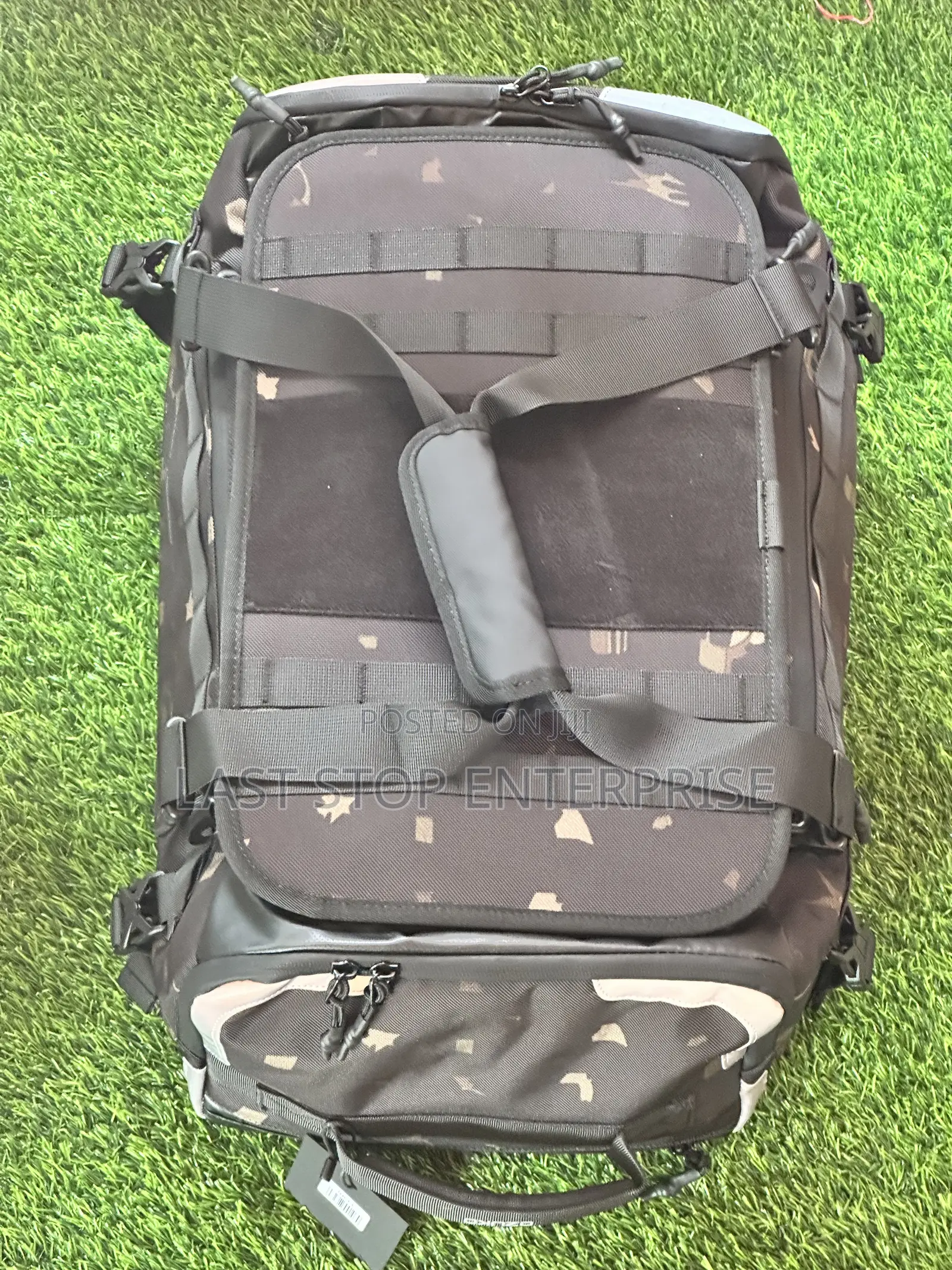 Quality and Classic Traveling Bag
