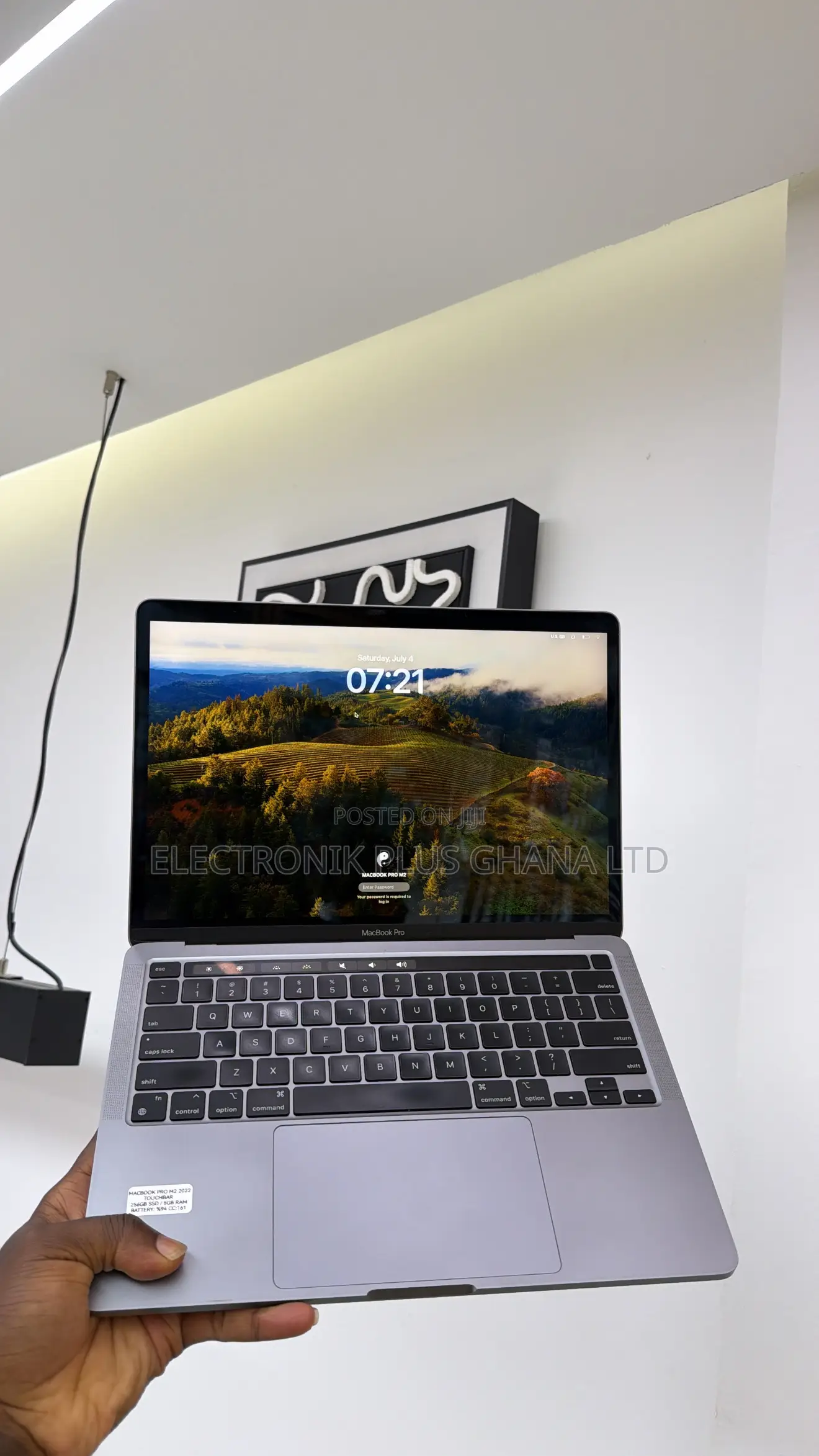Laptop Apple MacBook Pro 2022 M2 8GB Apple M2 SSD 256GB