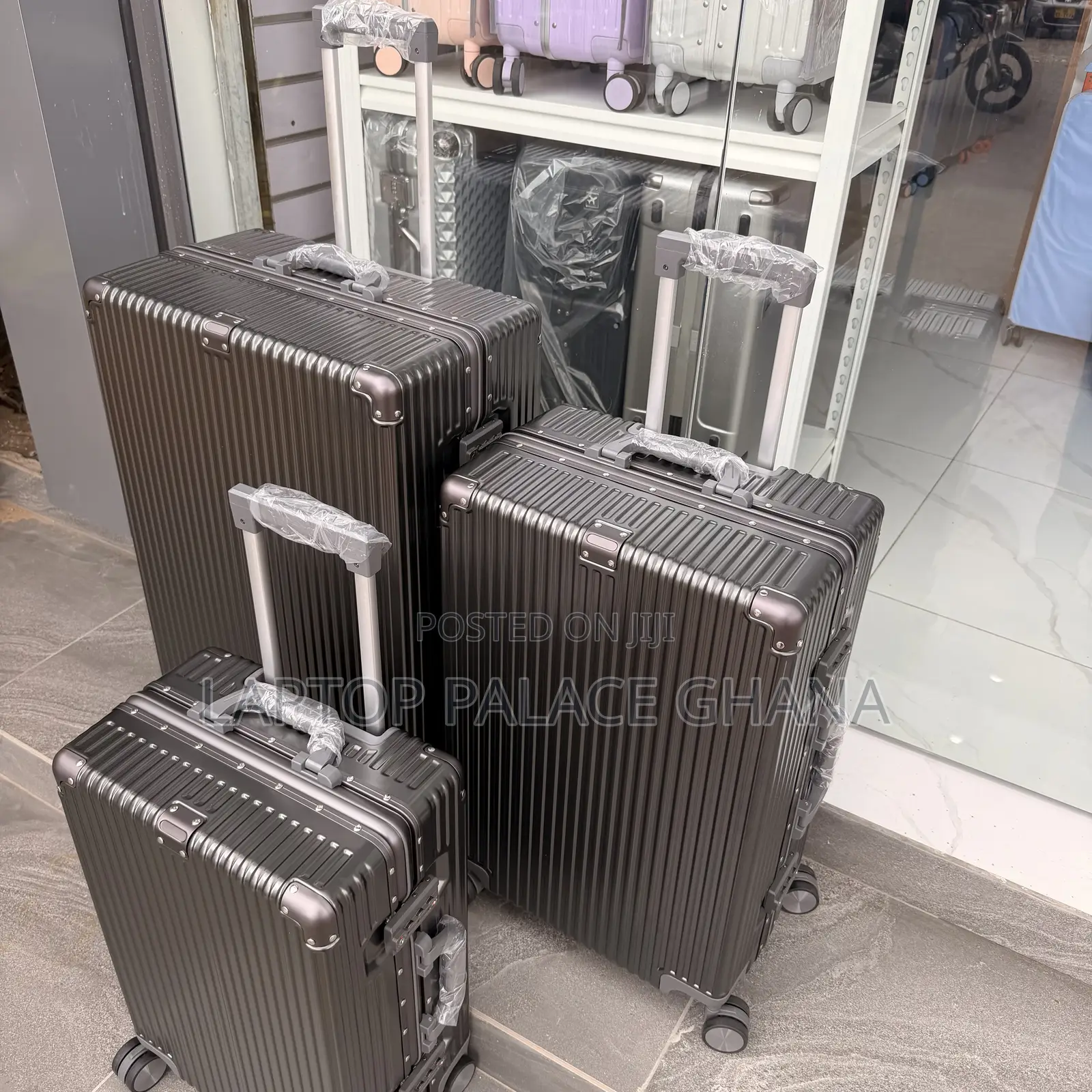 Lightweight Aluminum Luxury Anti Crack Suitcase