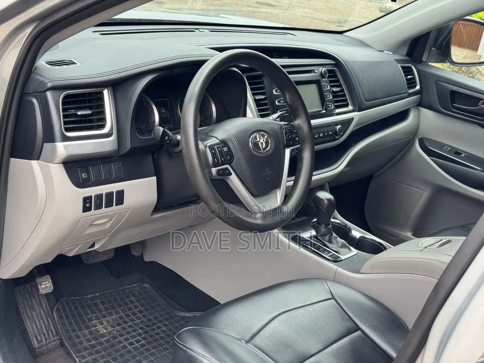 Toyota Highlander LE 2019 Silver