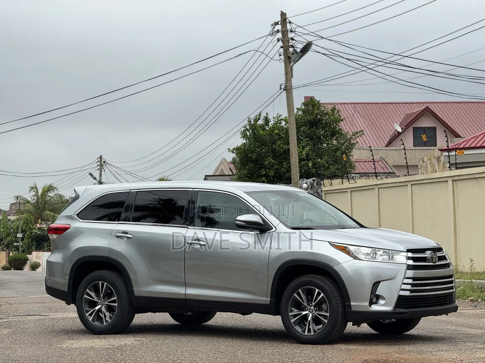 Toyota Highlander LE 2019 Silver