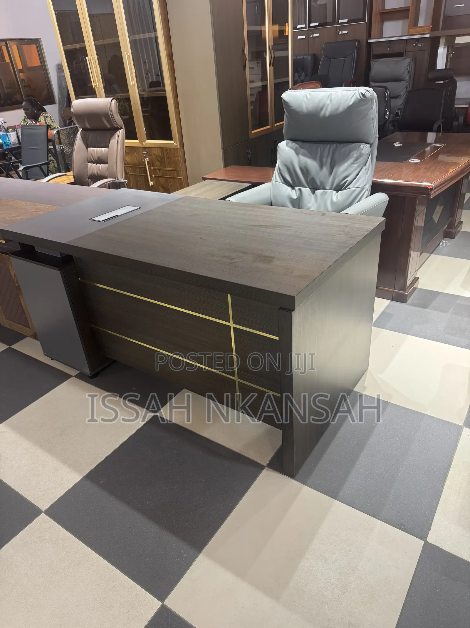 1.6 Matters Executive Office Desk