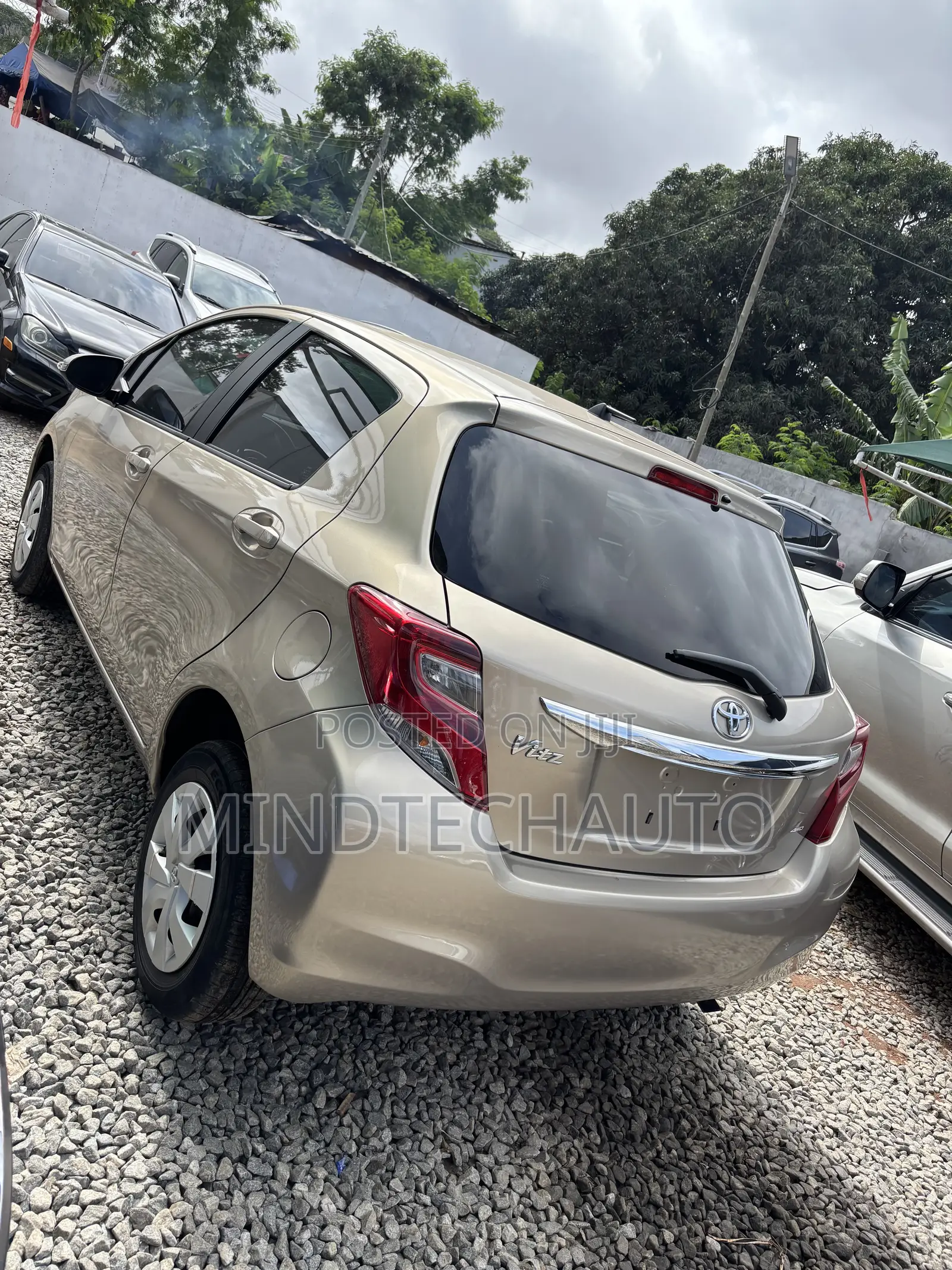 Toyota Vitz 1.5 FWD 3dr 2016 Beige