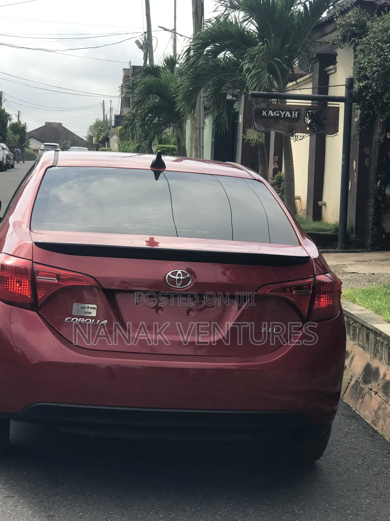 Toyota Corolla LE Eco (1.8L 4cyl 2A) 2019 Red