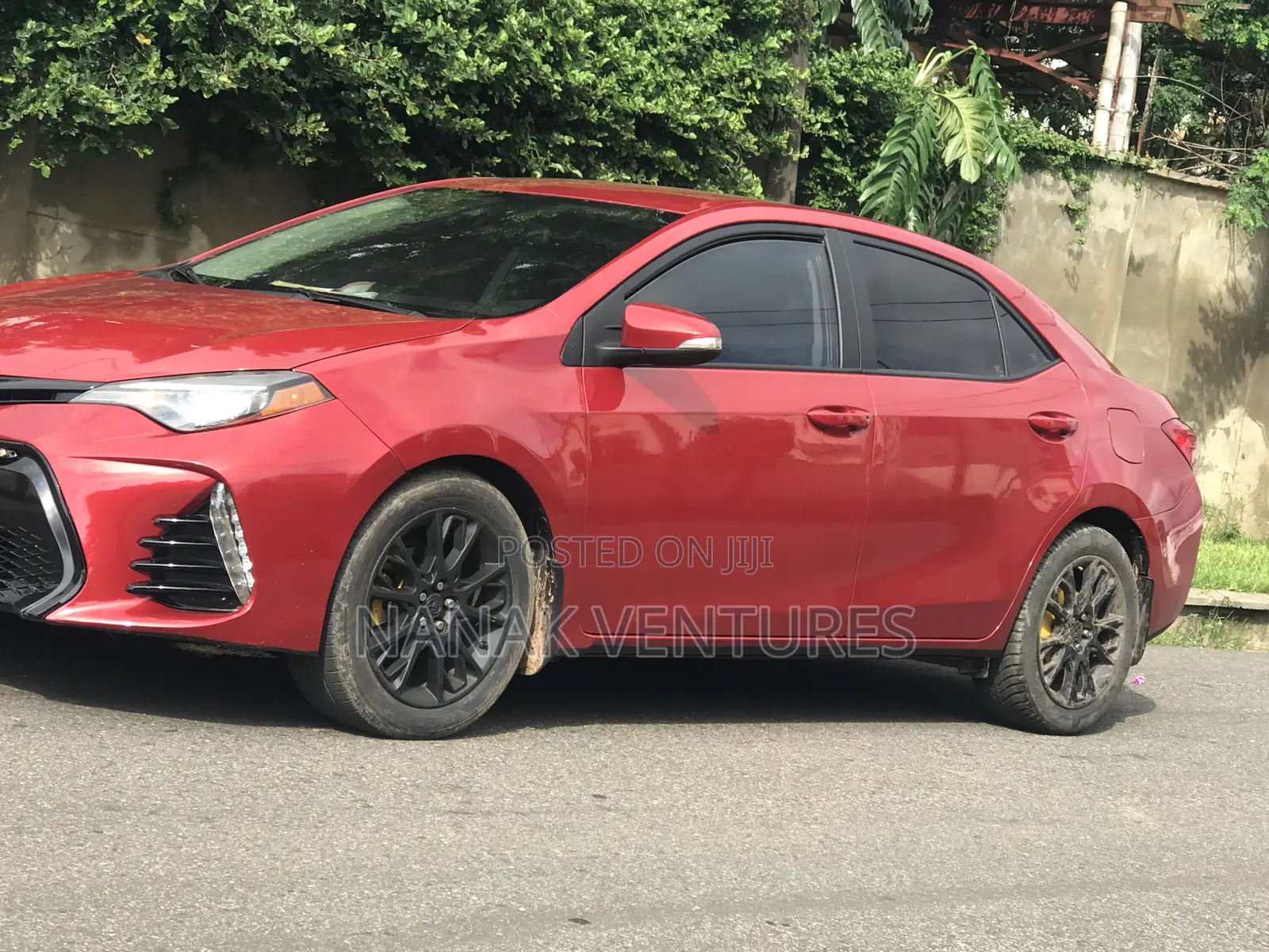 Toyota Corolla LE Eco (1.8L 4cyl 2A) 2019 Red