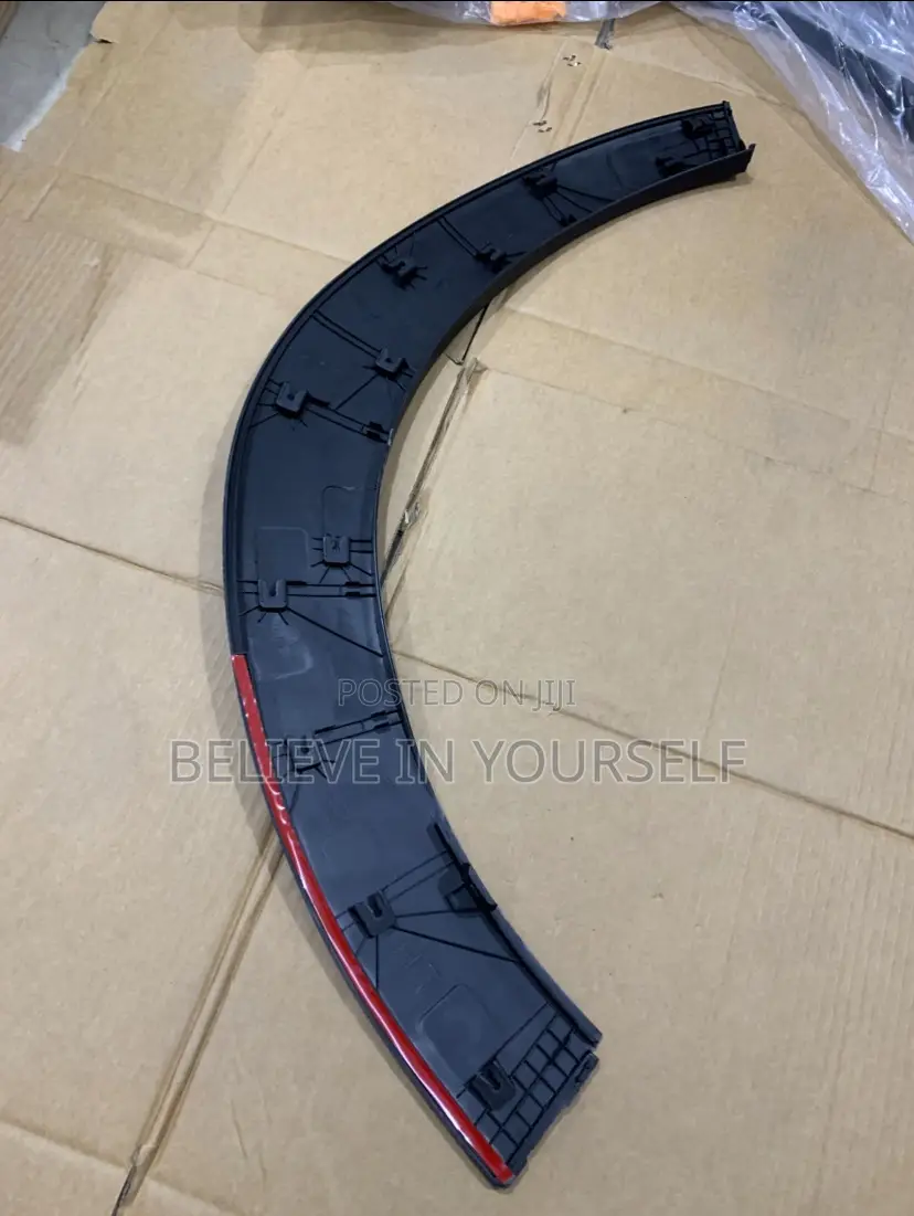 Hyundai Tucson 2016 2017 2018 2019 2020 2021 Front Fender Moulding
