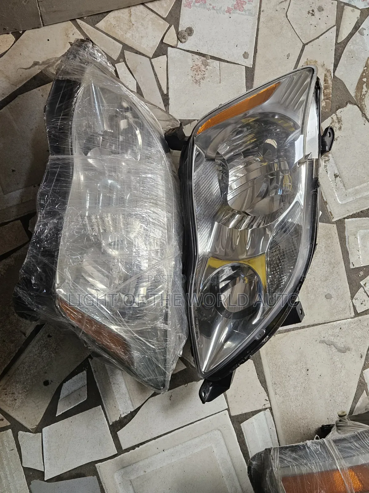 Toyota Avalon Headlight 2007 Available
