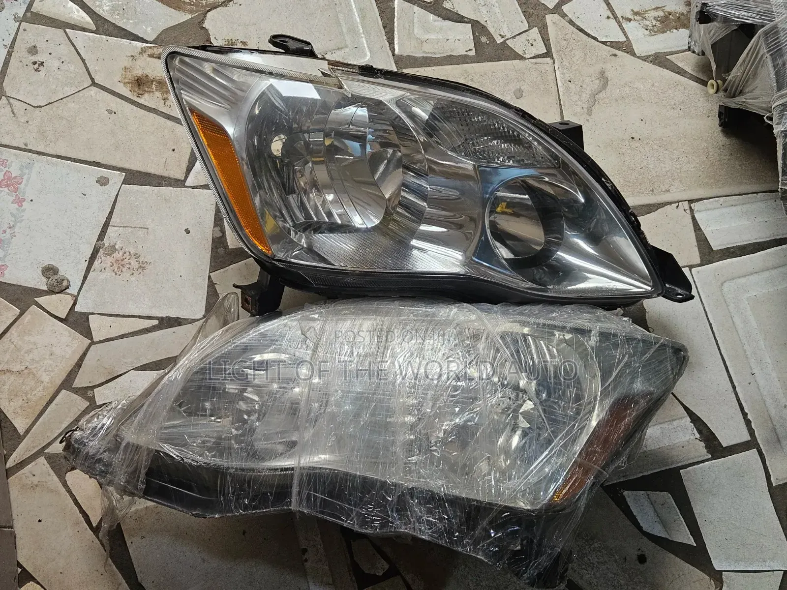 Toyota Avalon Headlight 2007 Available