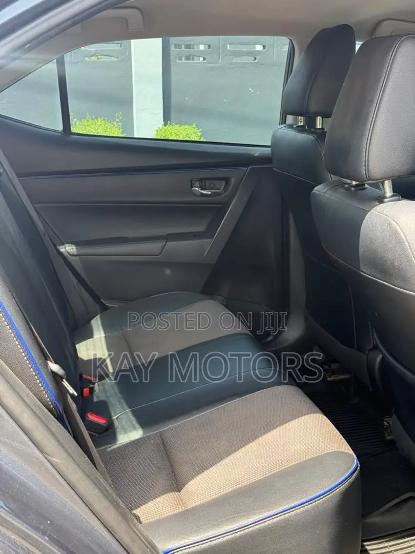 Toyota Corolla SE 4dr Sedan (1.8L 4cyl CVT) 2017 Gray