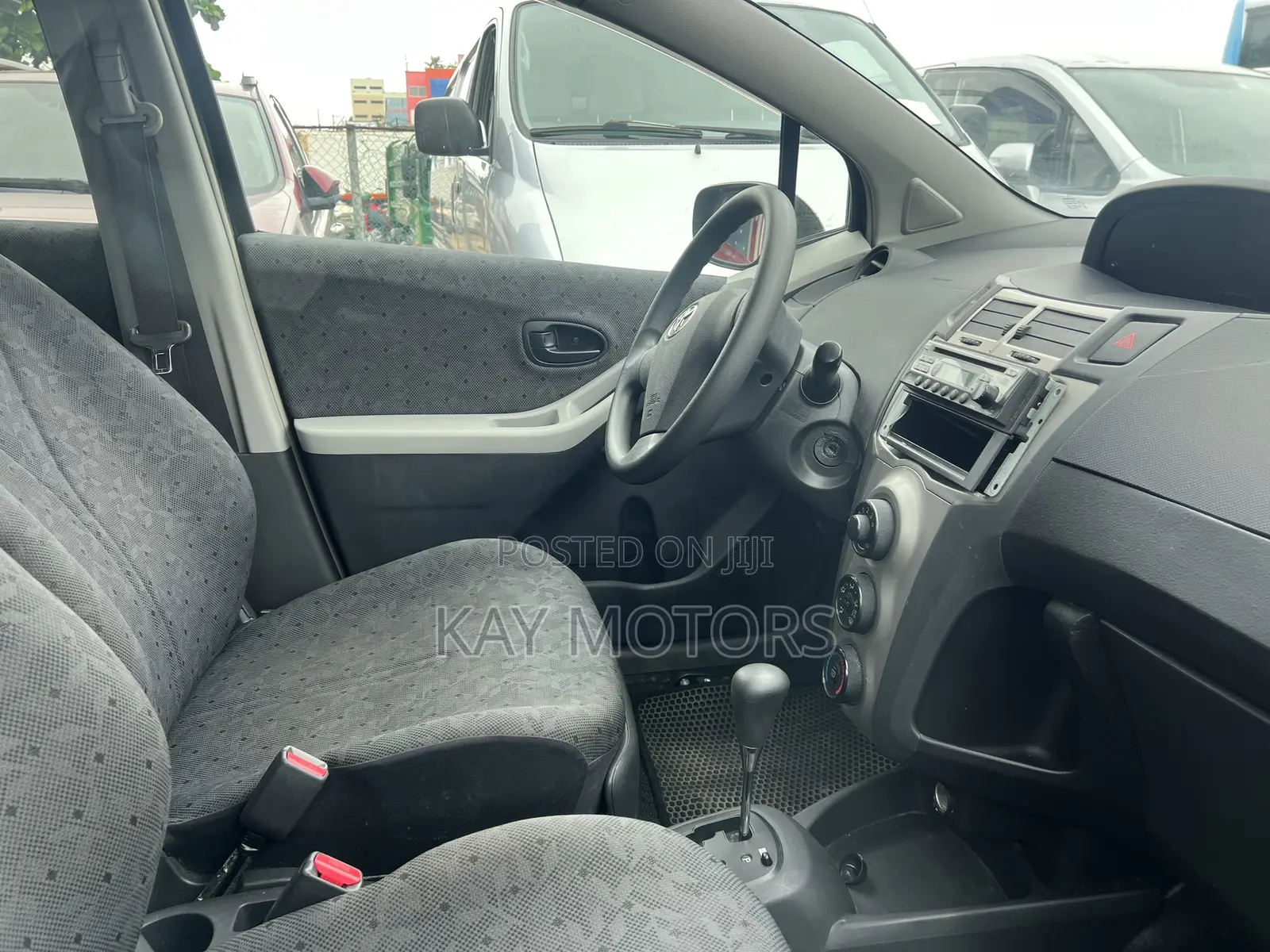 Toyota Vitz 1.0 FWD 5dr 2010 Black