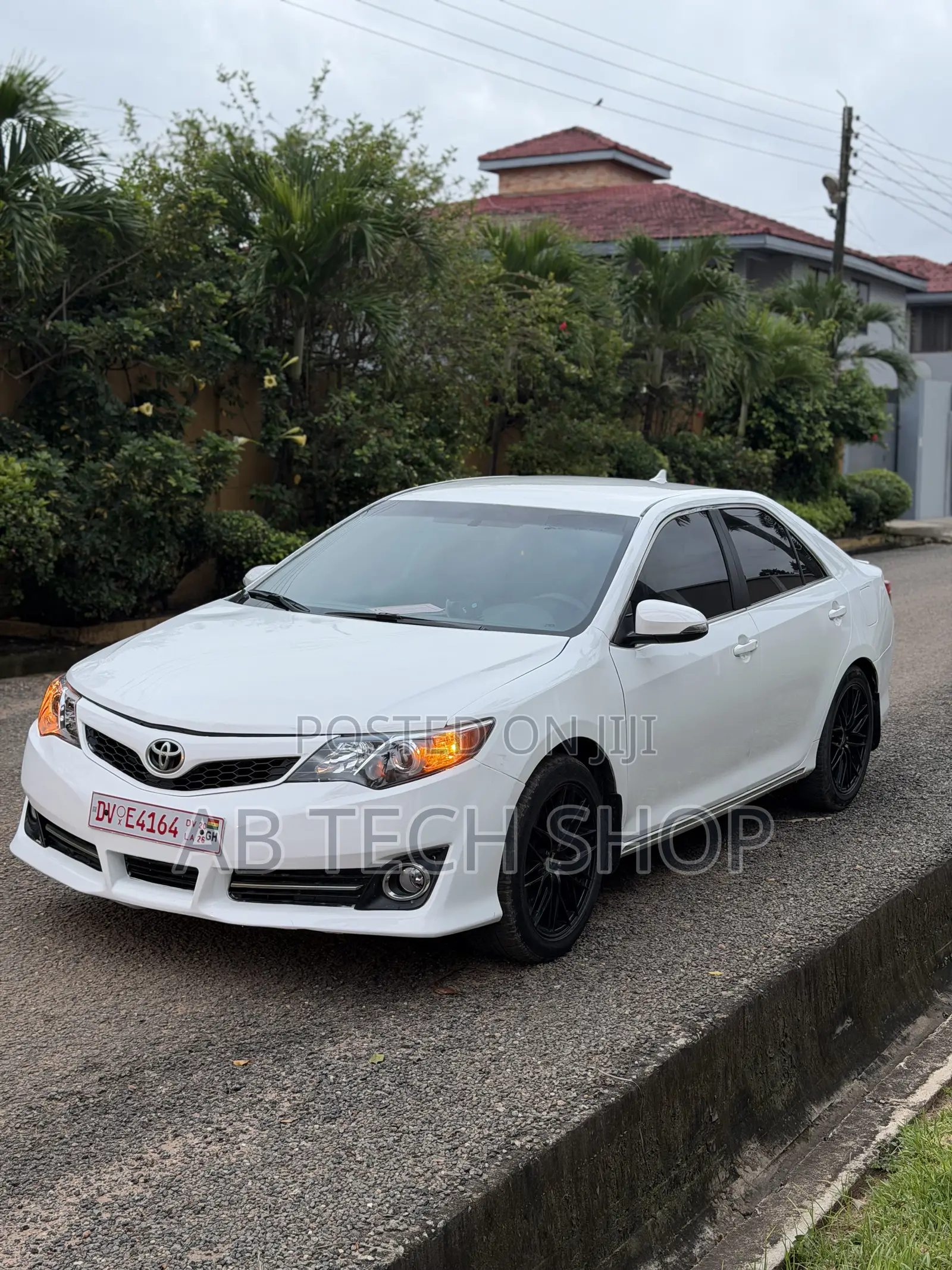 Toyota Camry SE Sport 4dr Sedan (2.5L 4cyl 6A) 2014 White