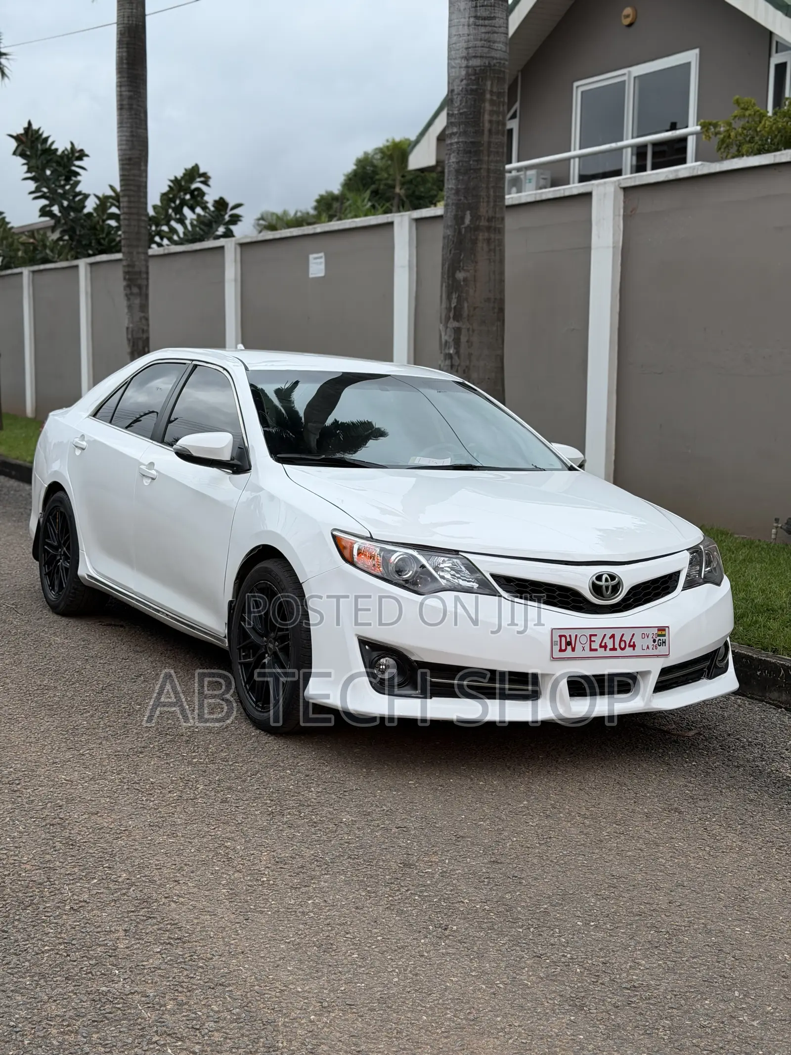 Toyota Camry SE Sport 4dr Sedan (2.5L 4cyl 6A) 2014 White