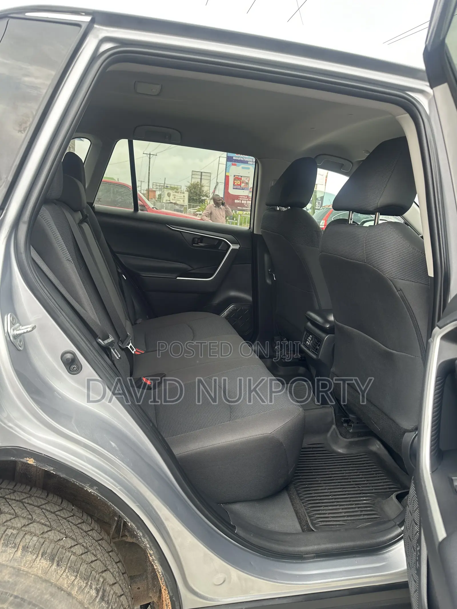 Toyota RAV4 2024 Silver