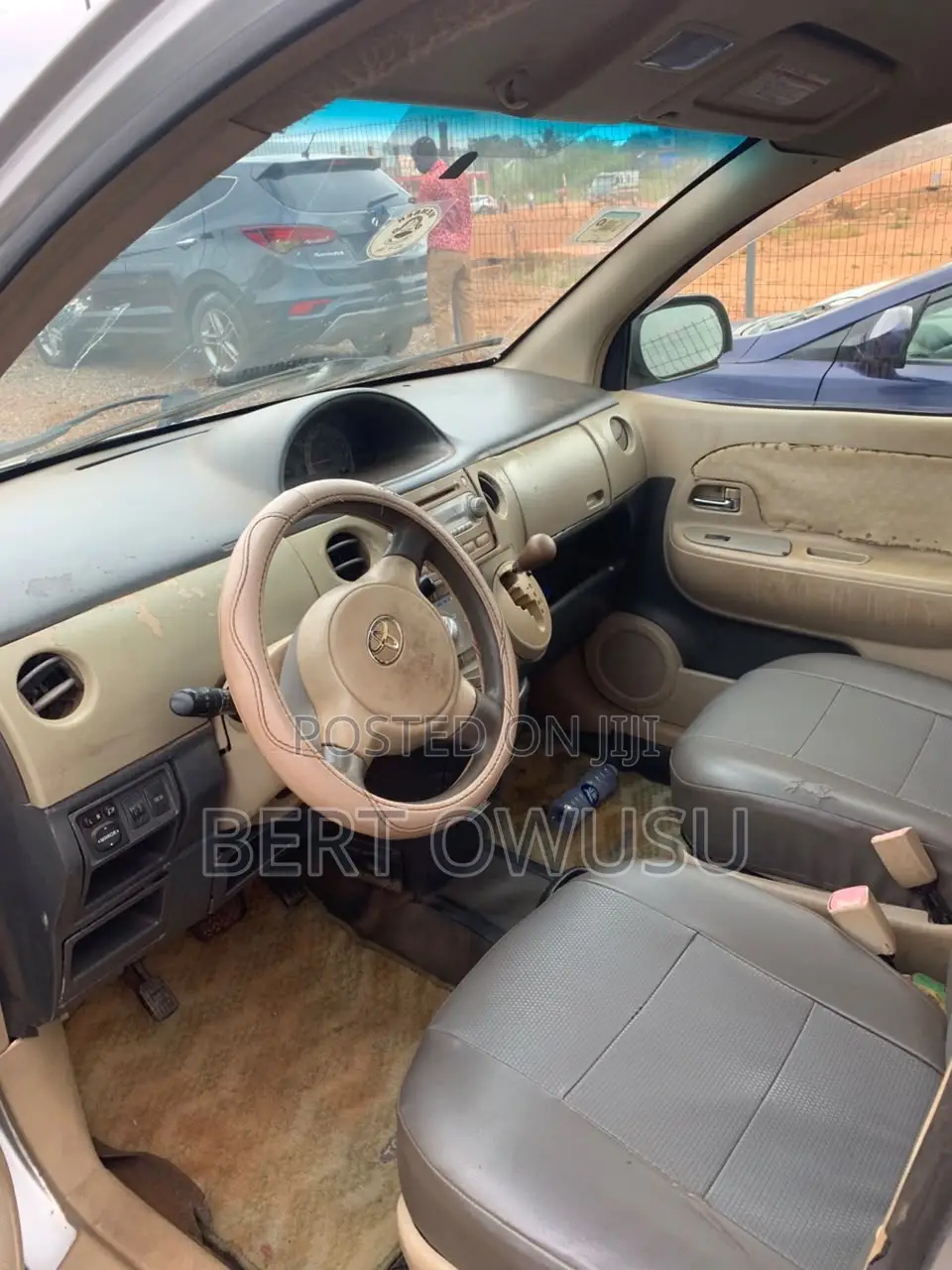 Toyota Sienta 2012 Silver