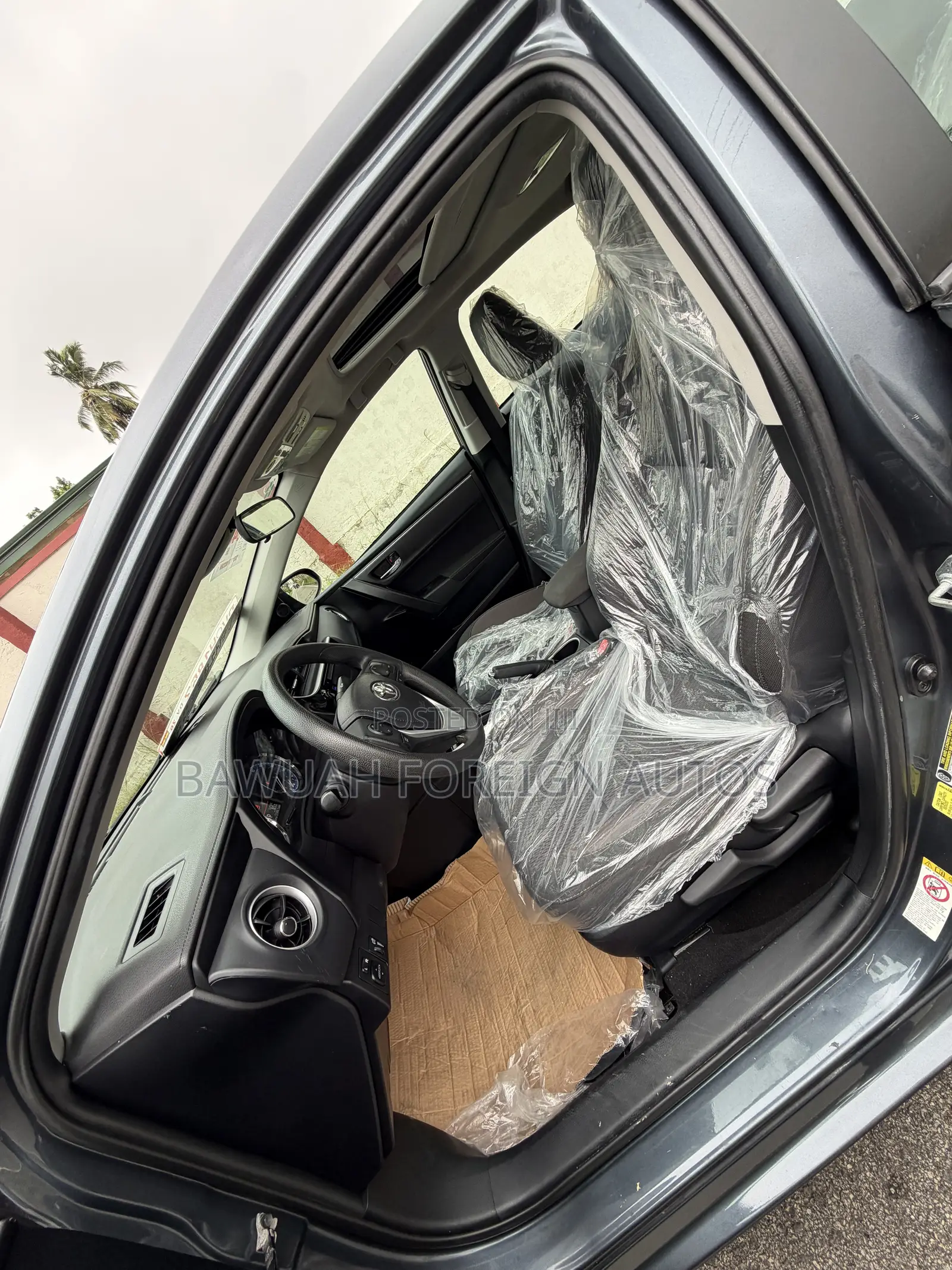 Toyota Corolla LE Eco (1.8L 4cyl 2A) 2018 Gray